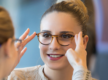 How To Choose The Right Eyeglass Frames For Your Face