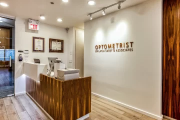 Yorkdale optometrist main desk area
